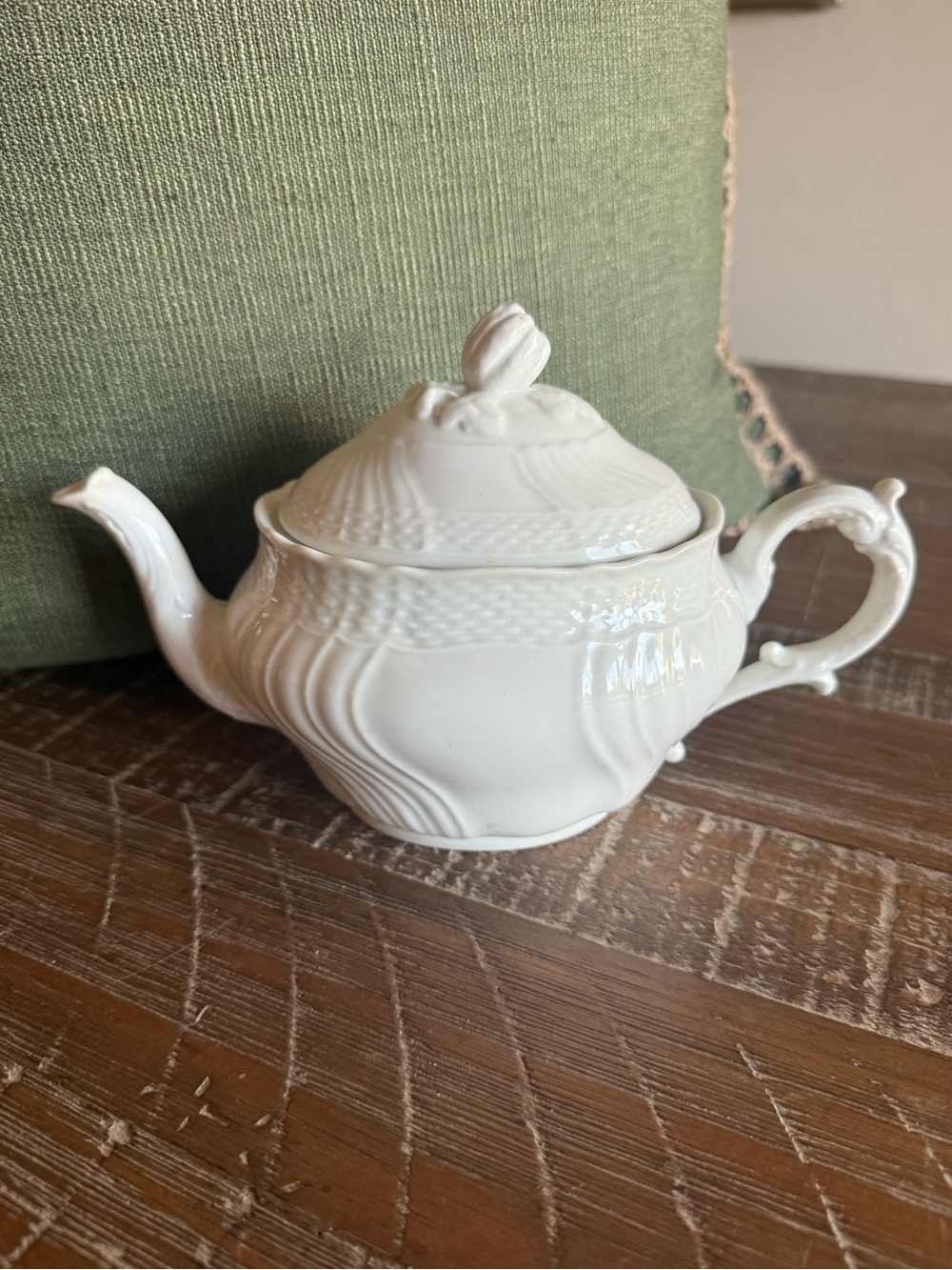 VTG Richard Ginori Vecchio Bianco White Porcelain Teapot w/Lid Italy- excellent!